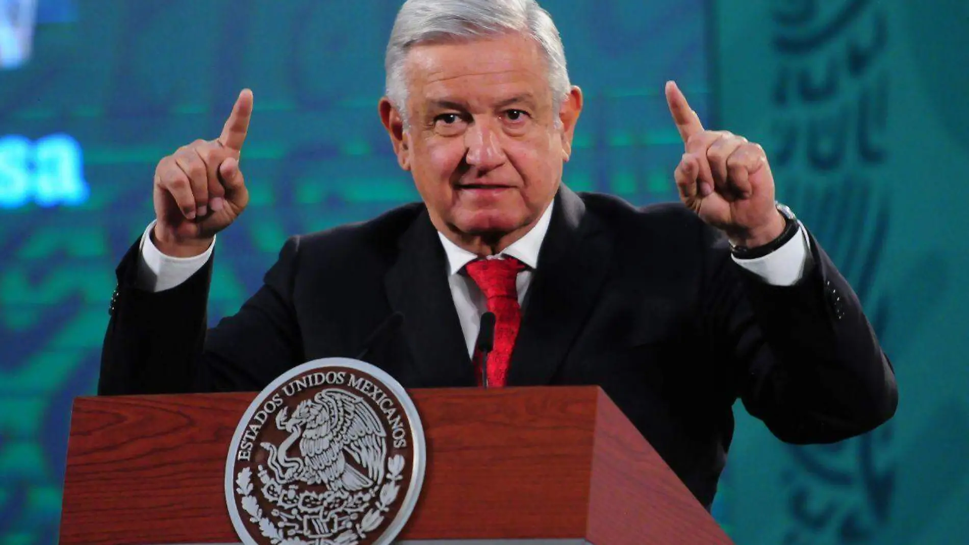 AMLO revela qué vacuna anticovid le toca